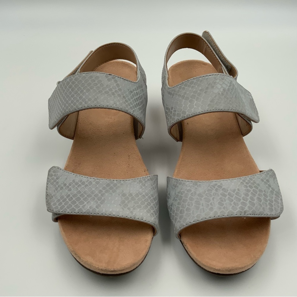 Vionic Women's Gray Snake-Print Slingback Sandals